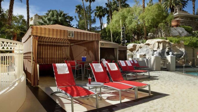 Mandalay Bay Pool & Beach - Parties, Hours, Cabana